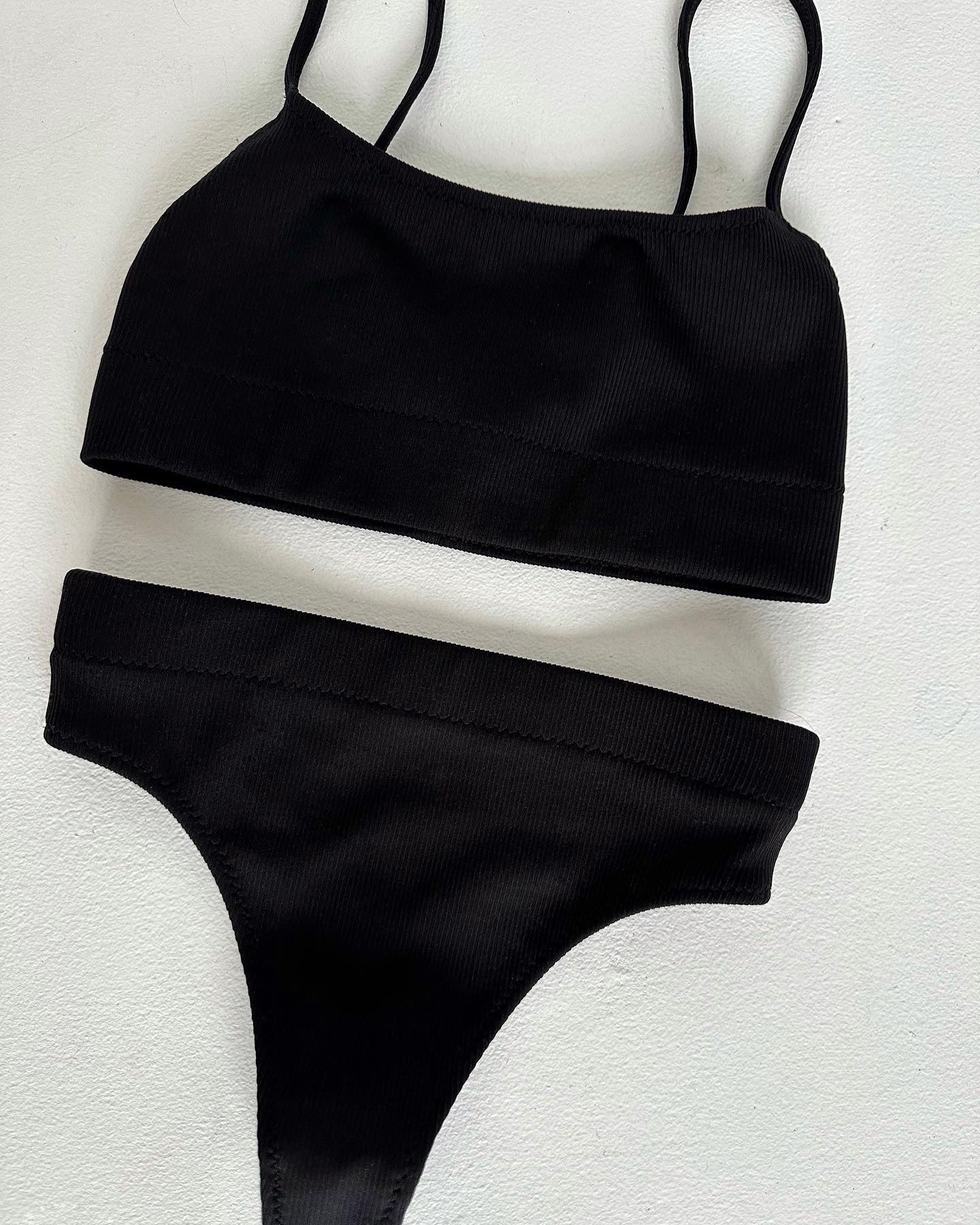 Formuojančių apatinių komplektas su stringais